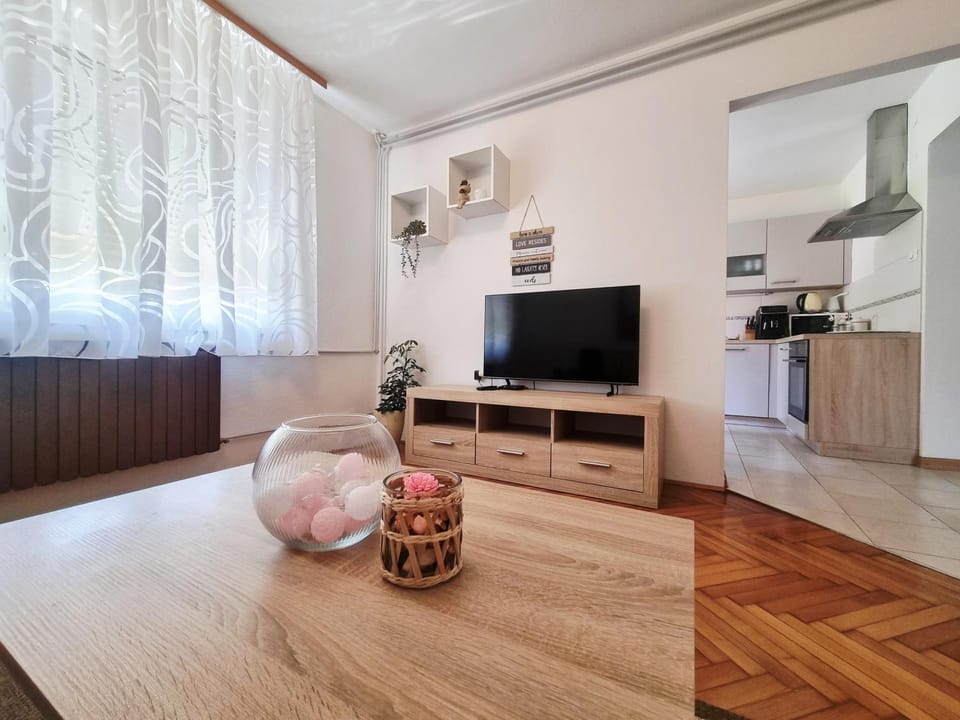 Living room, Time of day