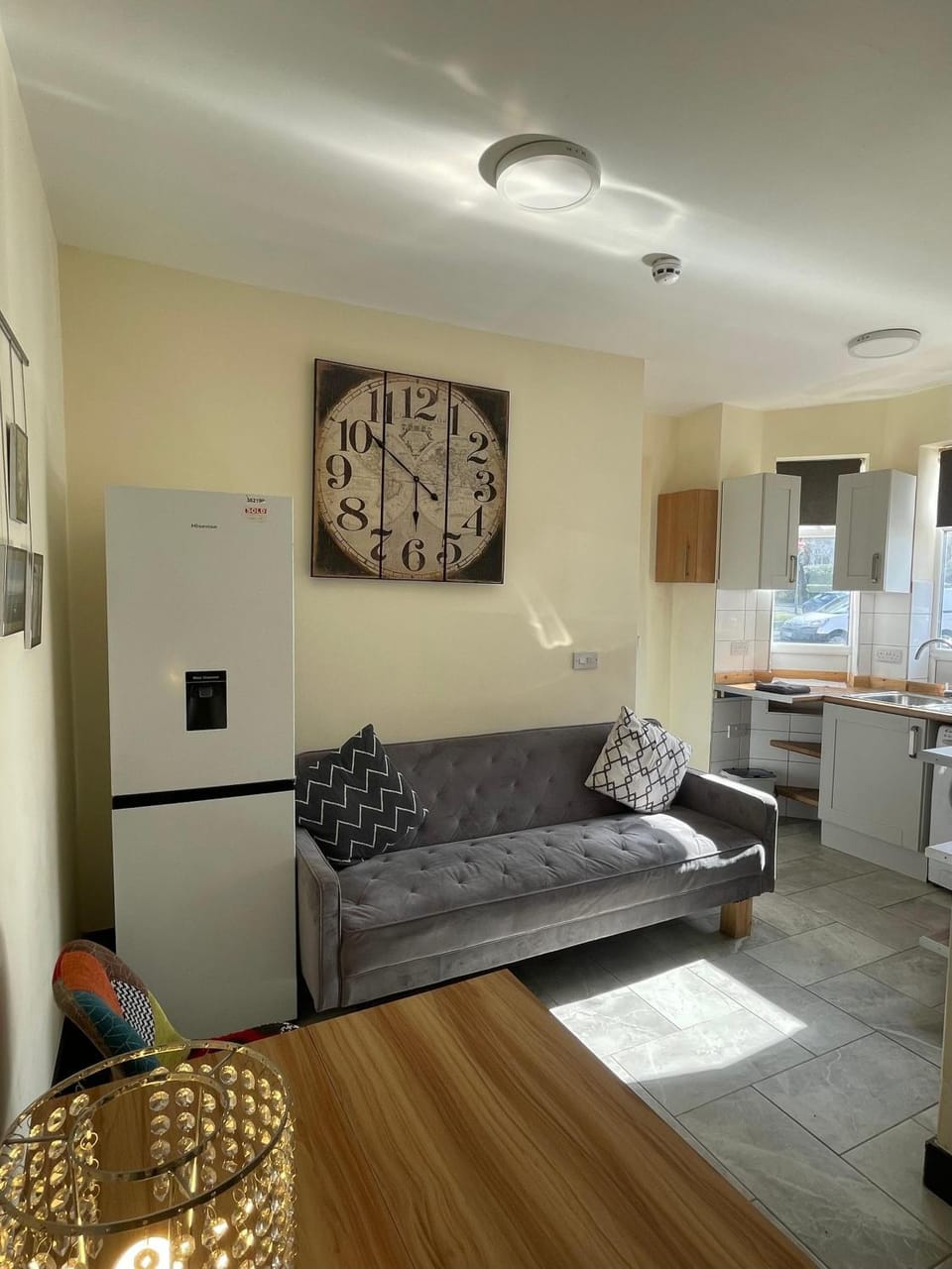 Kitchen or kitchenette, Living room, Dining area, oven, stove