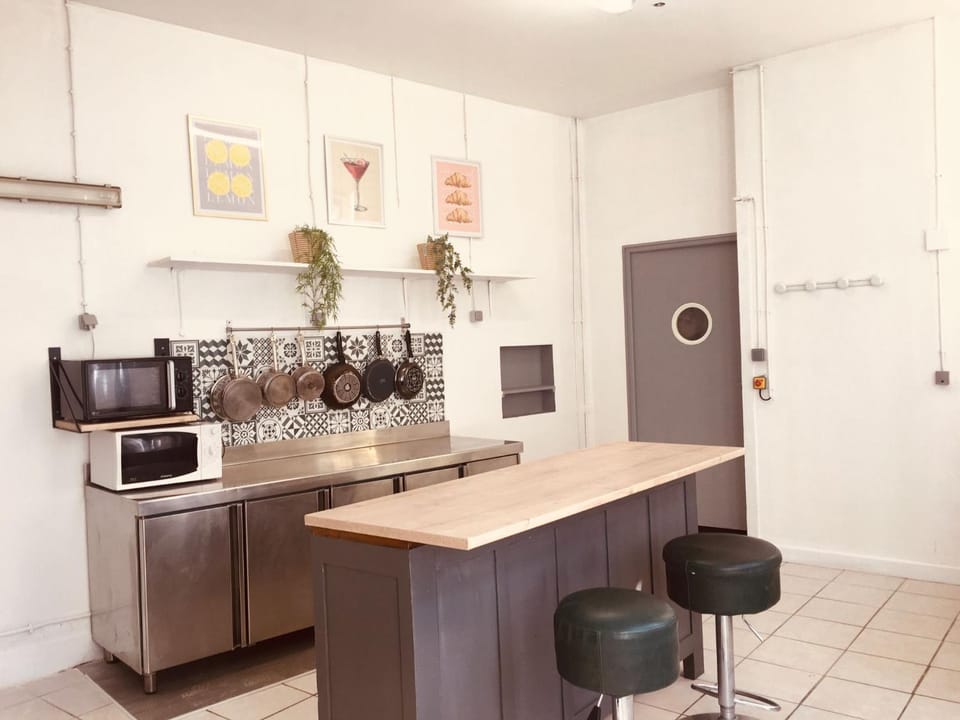 Kitchen or kitchenette