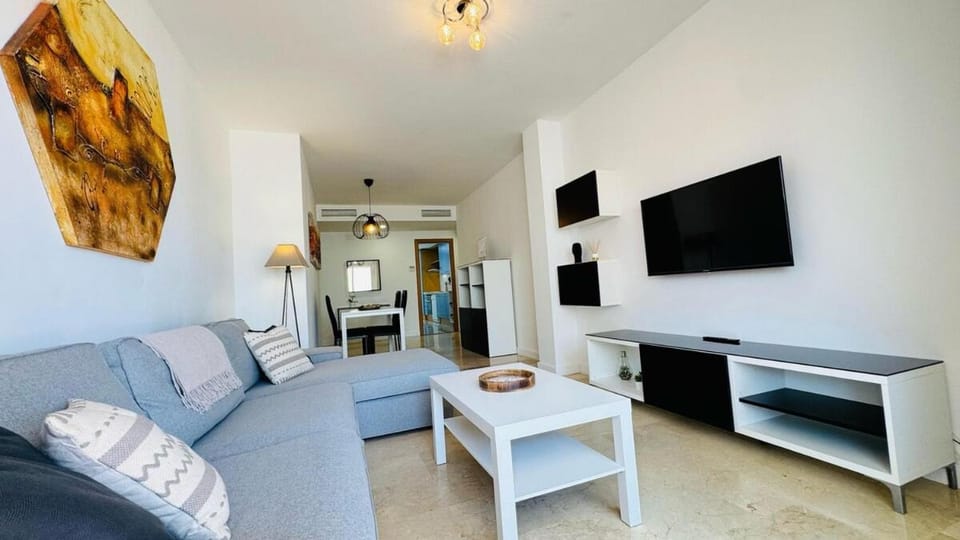 Room City Estepona Montemayor 2BR pool and garage Apartment in Estepona
