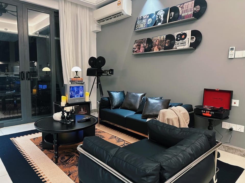 Living room, Seating area, air conditioner