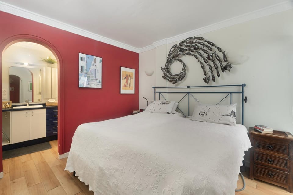 Living room, Bedroom