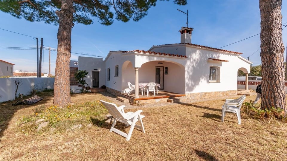 Property building, Patio, Garden, Garden view