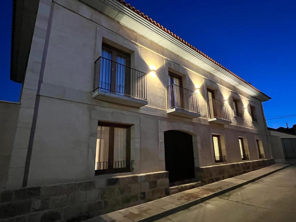 Property building, Facade/entrance, Night