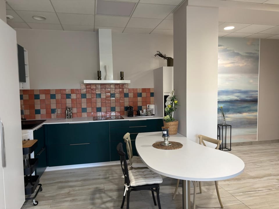 Property building, Kitchen or kitchenette, Living room