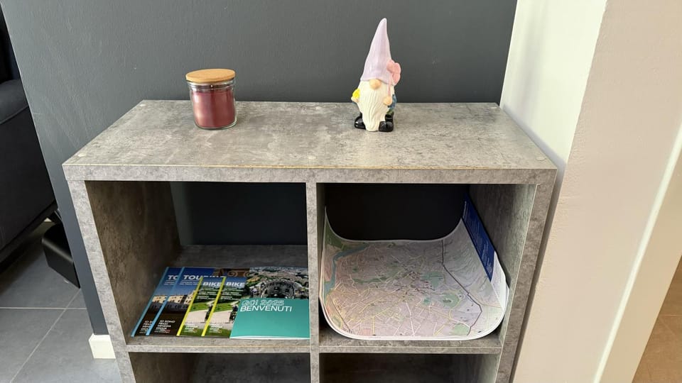 Floor plan, furniture