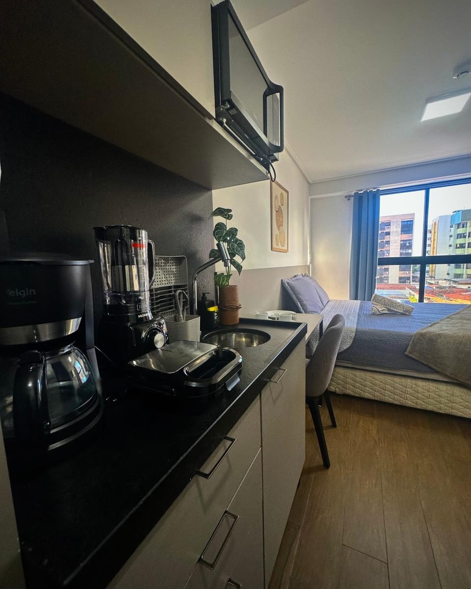 Coffee/tea facilities, Kitchen or kitchenette, Photo of the whole room, Dining area