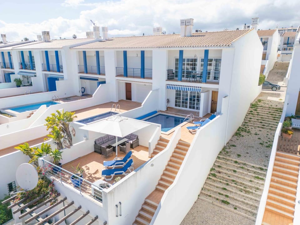 Day, View (from property/room), Balcony/Terrace, Pool view, Swimming pool, sunbed