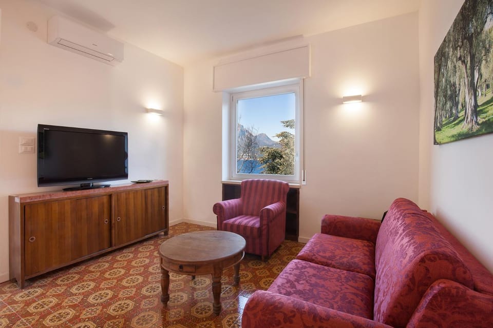 Villa Cesarina-Vista lago totale Villa in Brenzone sul Garda