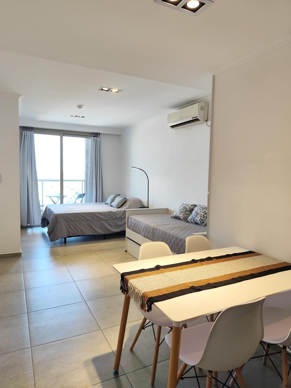 Bed, Living room, Photo of the whole room, Bedroom, air conditioner