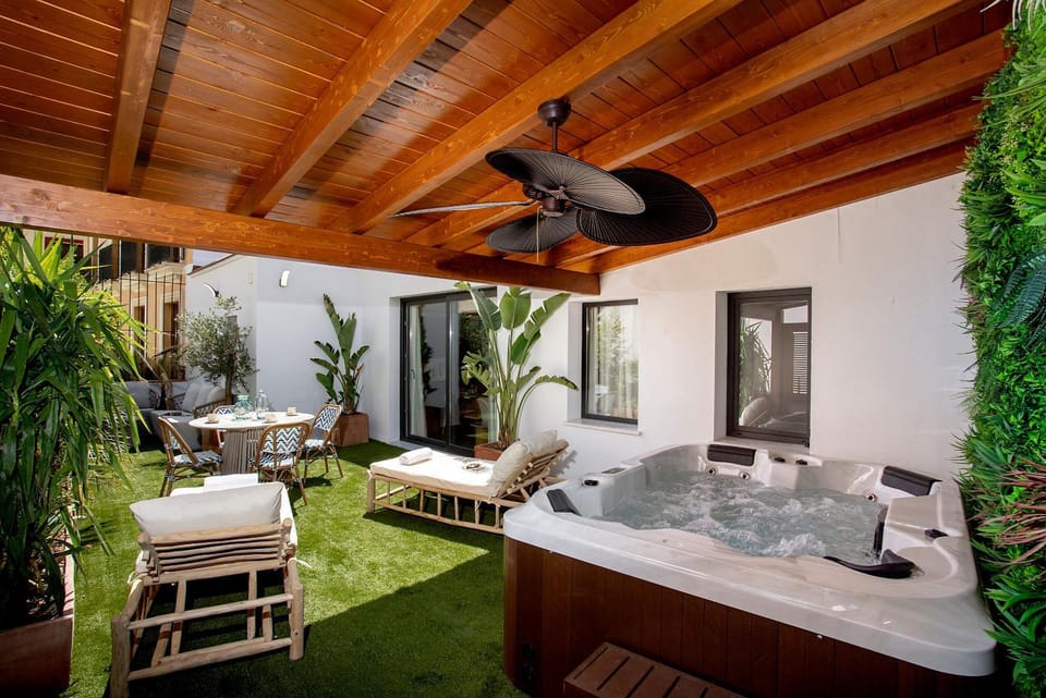 Hot Tub, Balcony/Terrace