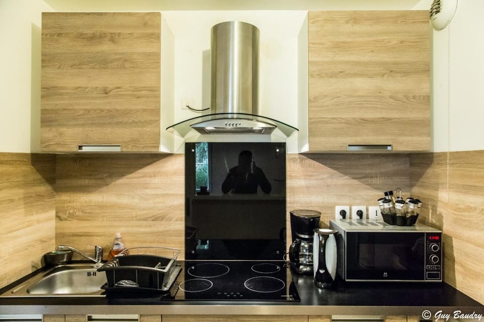 Coffee/tea facilities, Kitchen or kitchenette, microwave