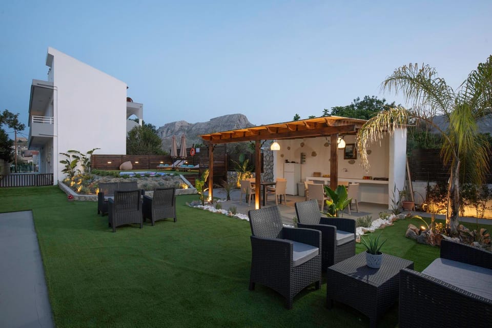 Property building, Garden