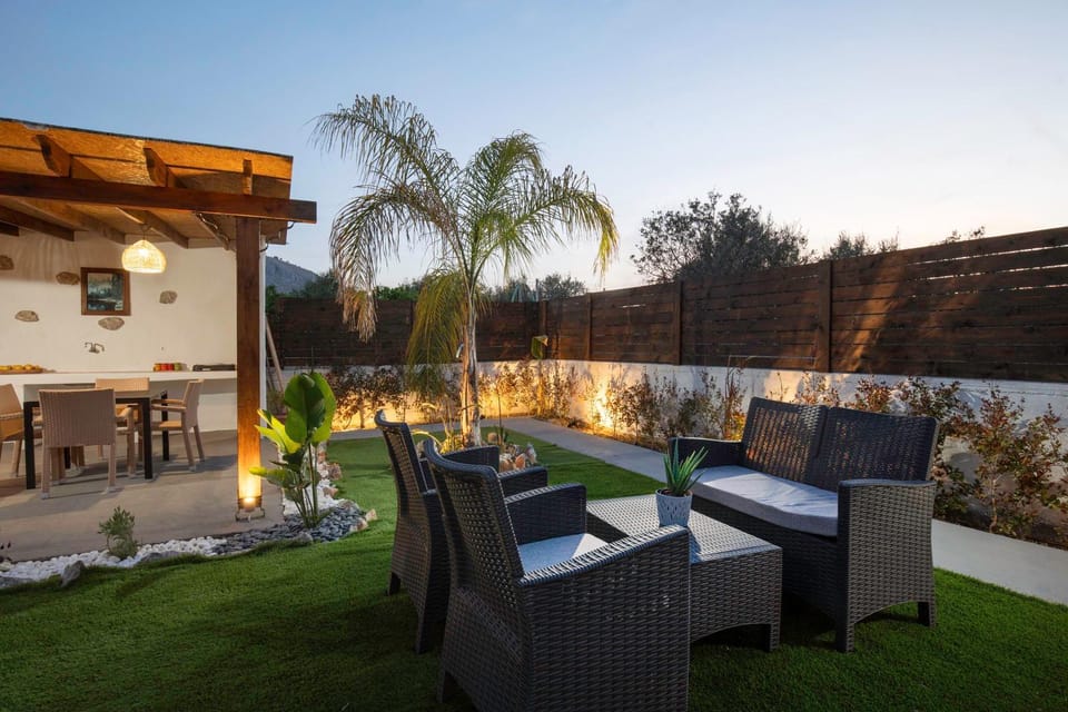 Garden, Dining area