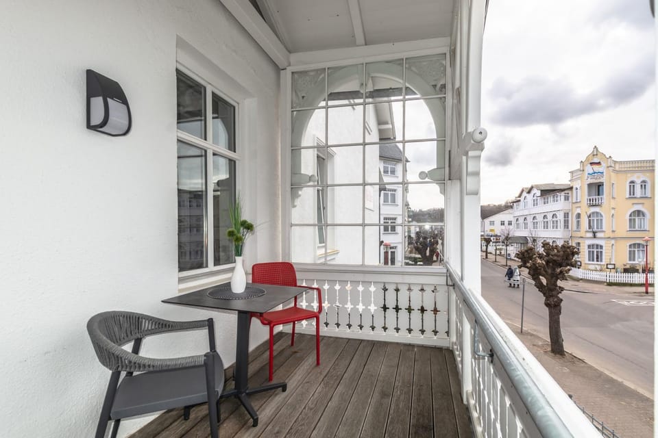 Villa Iduna Ferienwohnung No 6 - 1 OG mit Balkon nach Süden Apartment in Binz