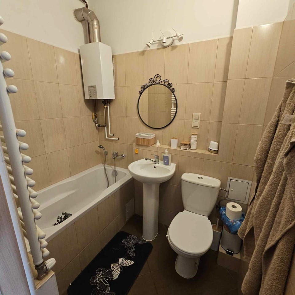 Toilet, Bathroom, Bath, towels