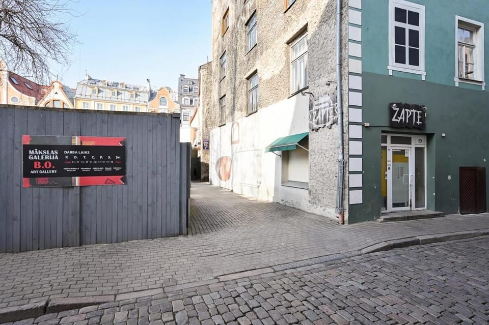 Property building, Street view