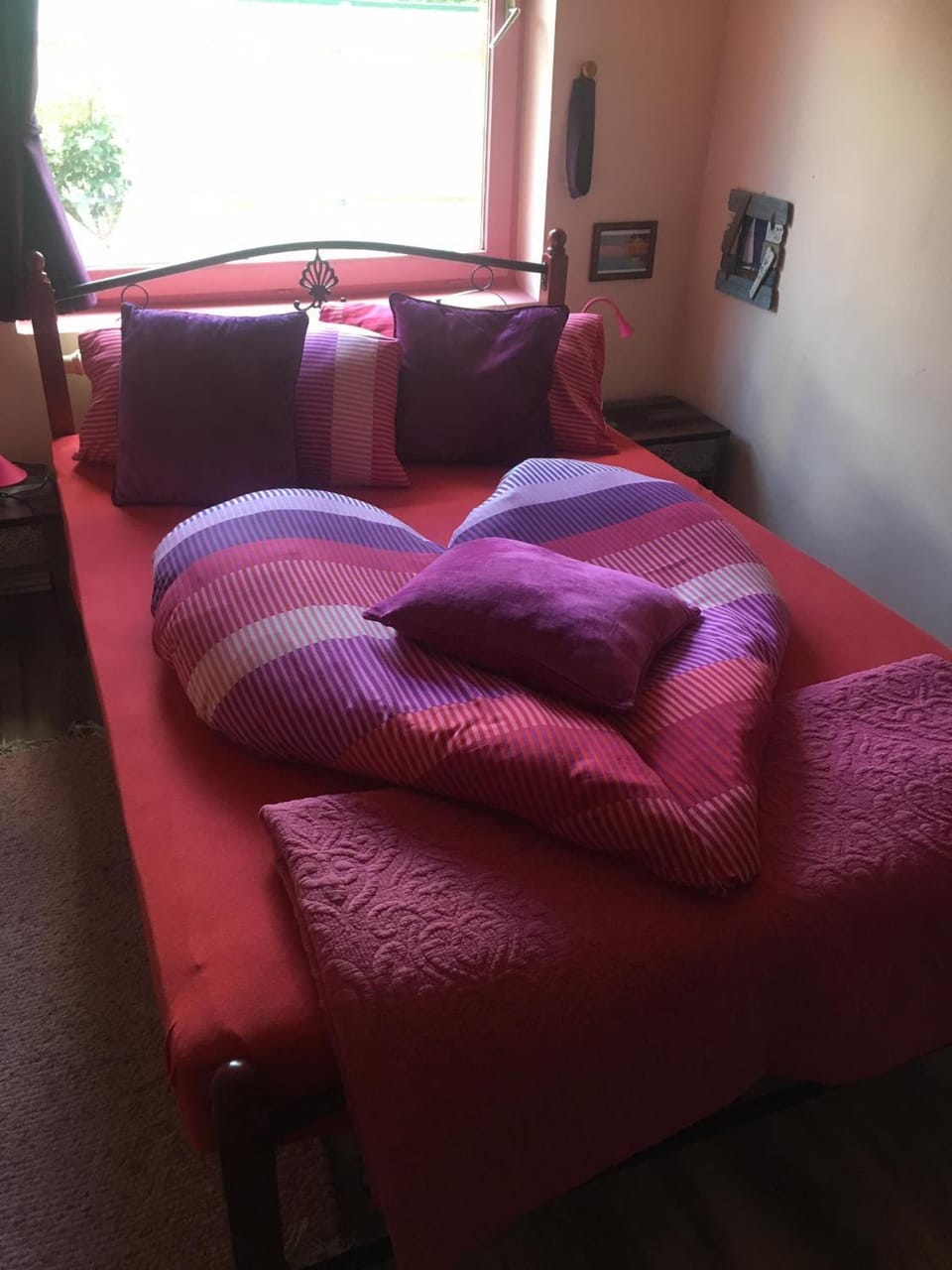 Bed, Seating area