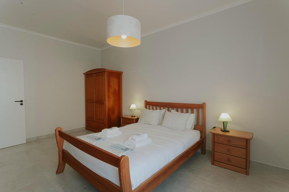 Bed, Photo of the whole room, Bedroom, towels, wardrobe