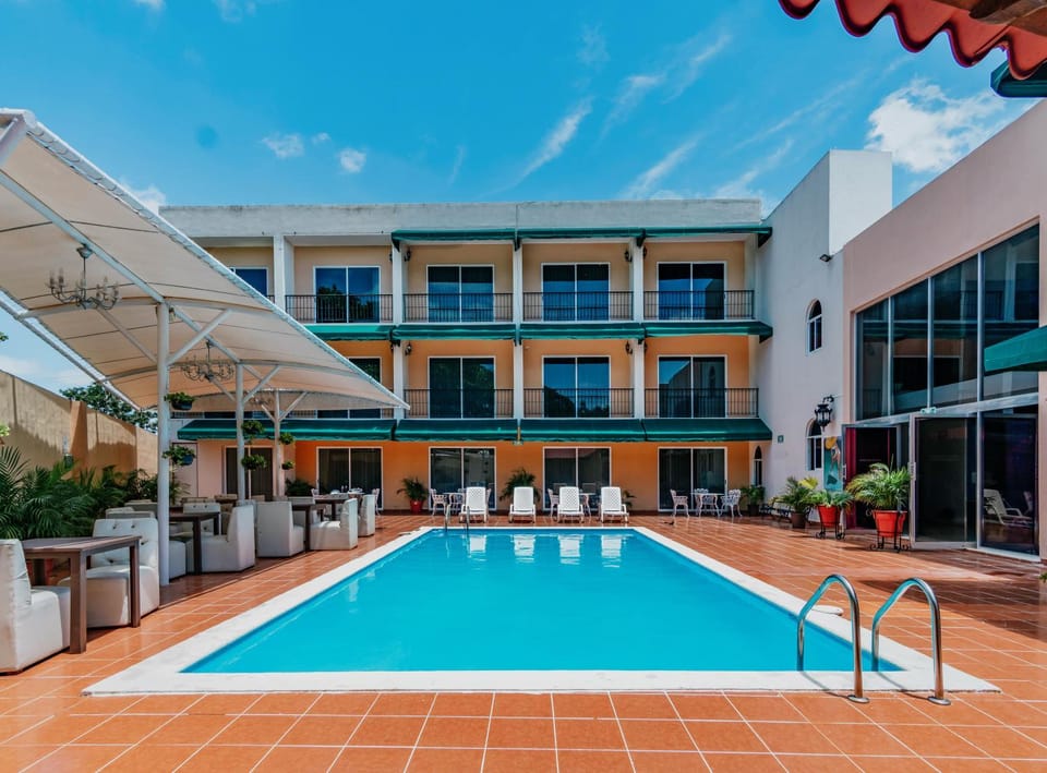 Swimming pool