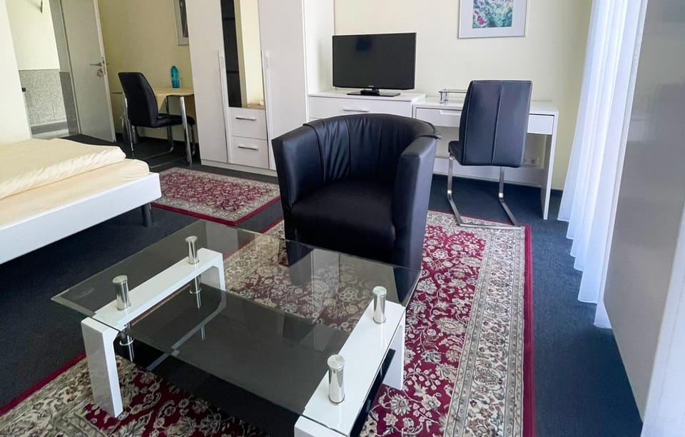 TV and multimedia, Photo of the whole room, Seating area