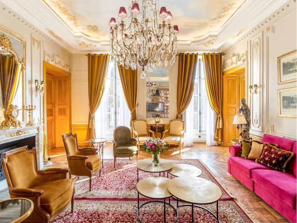 Living room, Seating area