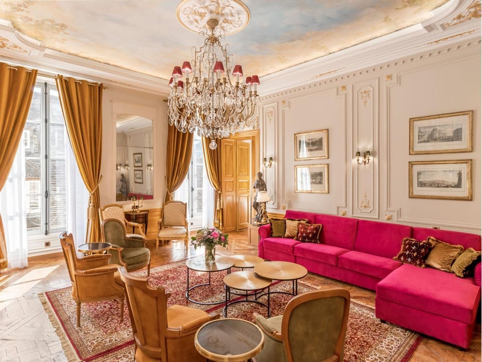 Living room, Seating area