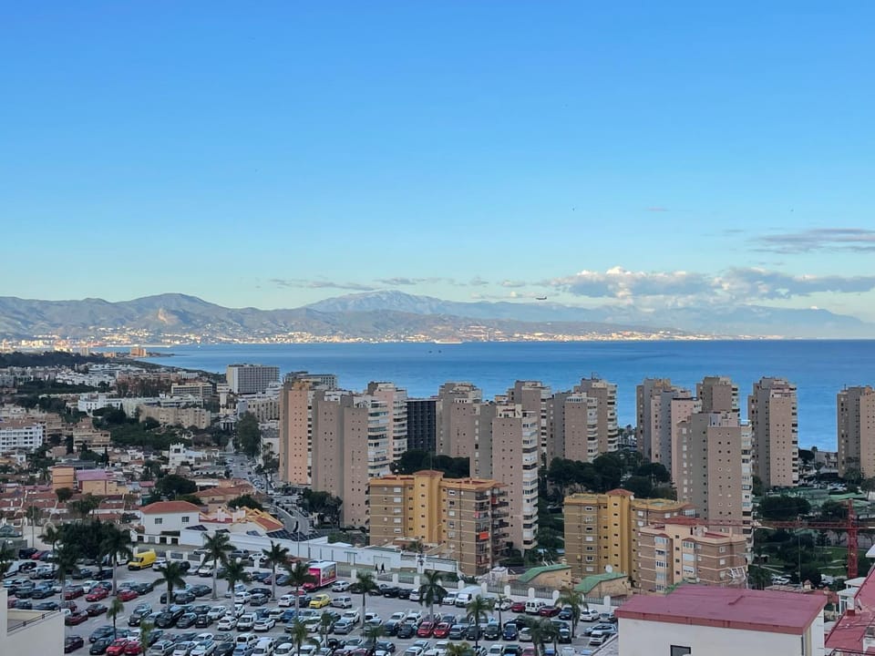 City view, Sea view