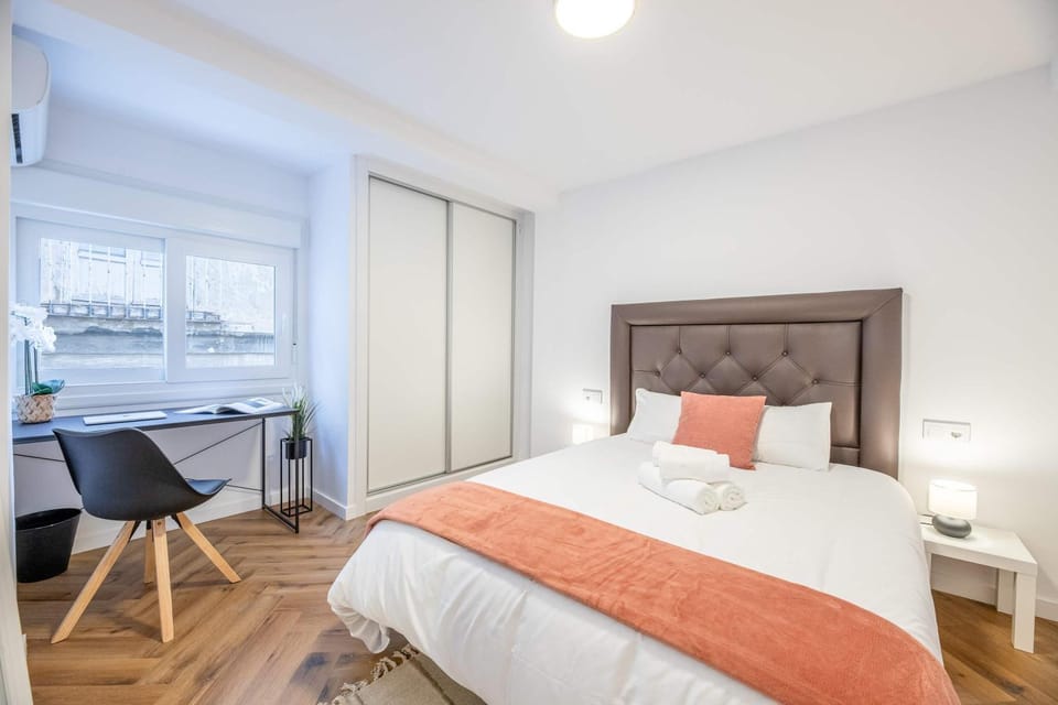 City Charm - Stylish 3BD in Malaga Centro Apartment in Malaga