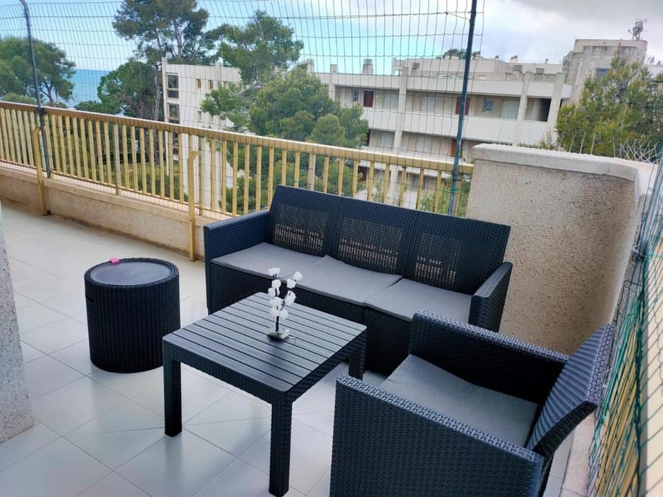 Natural landscape, Balcony/Terrace, Seating area, Sea view