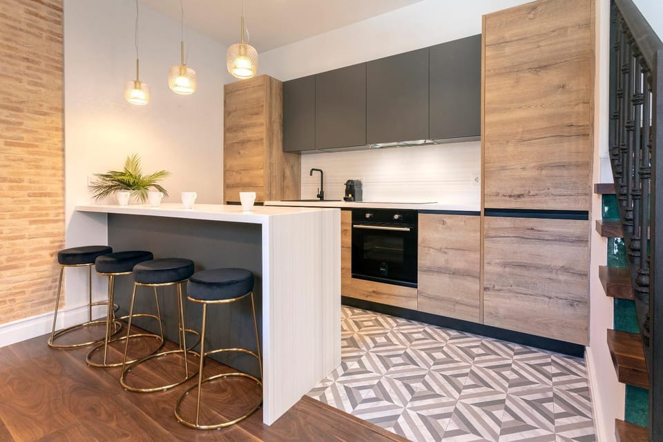 Kitchen or kitchenette, oven, stove