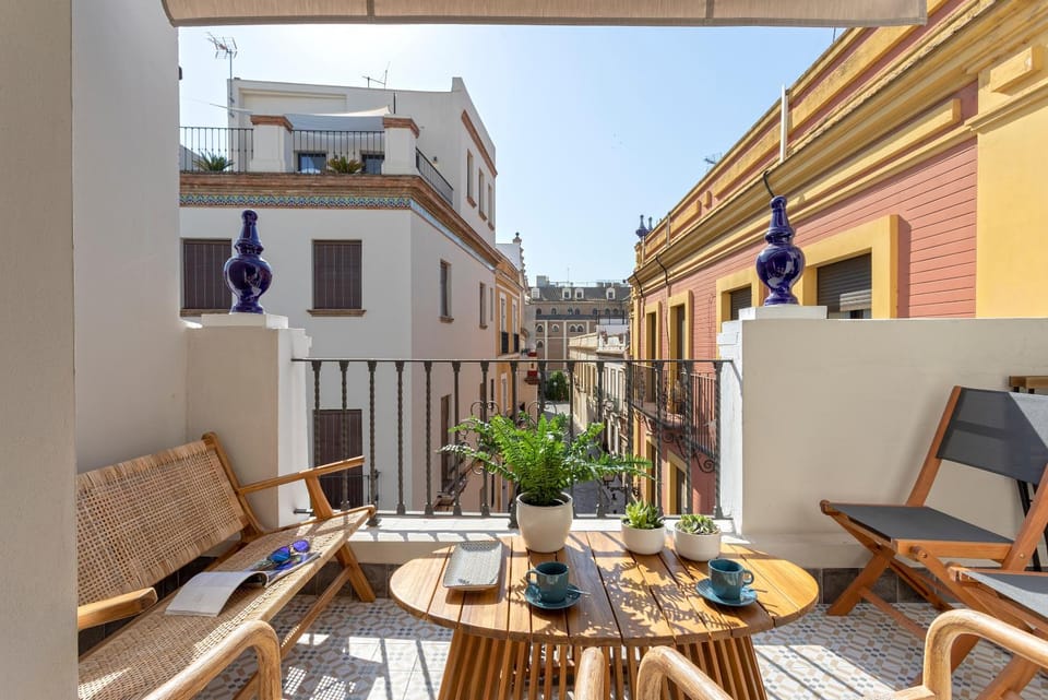 View (from property/room), Balcony/Terrace, City view