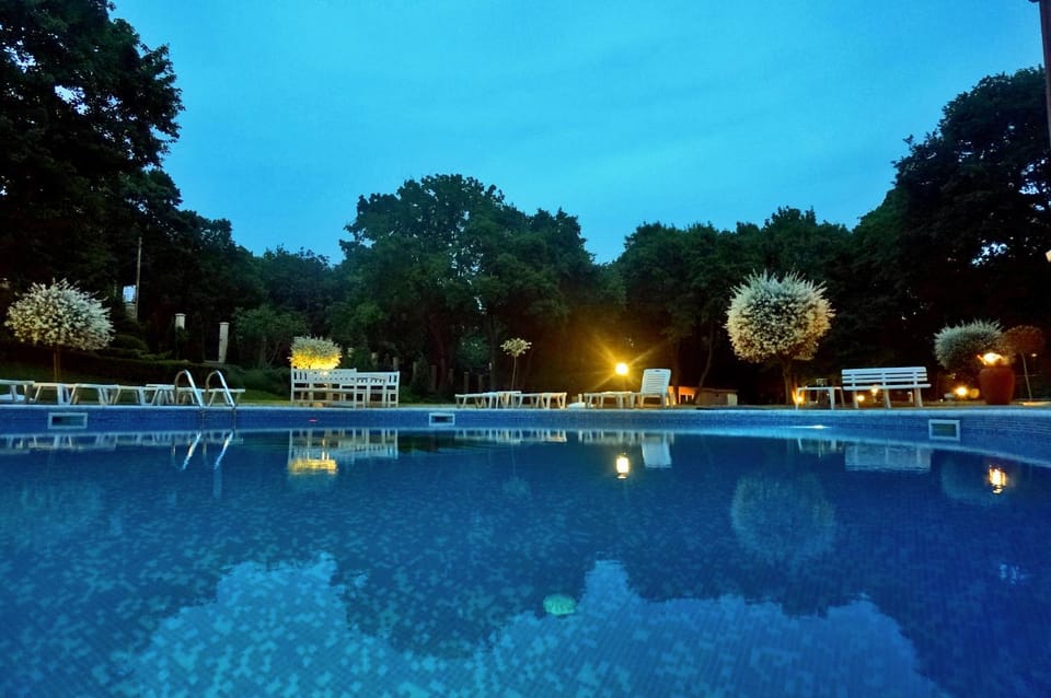 Swimming pool
