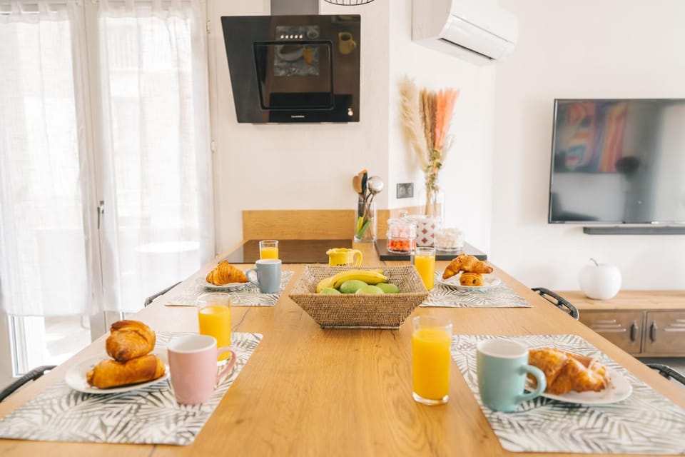 TV and multimedia, Food and drinks, Breakfast, Drinks