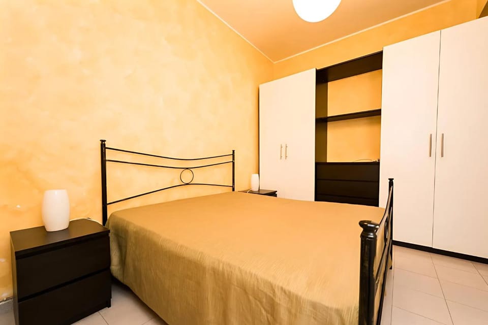 Bedroom, wardrobe
