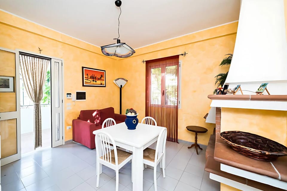 TV and multimedia, Living room, Dining area, fireplace
