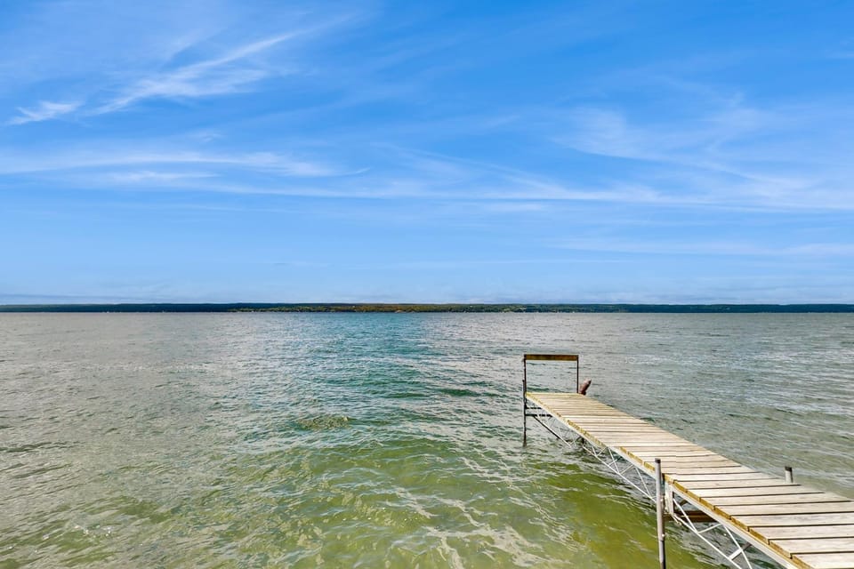 2BR Lakeside Home w/ Patio, Porch & AC House in Cayuga Lake