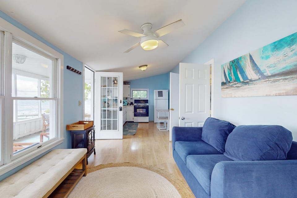 2BR Lakeside Home w/ Patio, Porch & AC House in Cayuga Lake