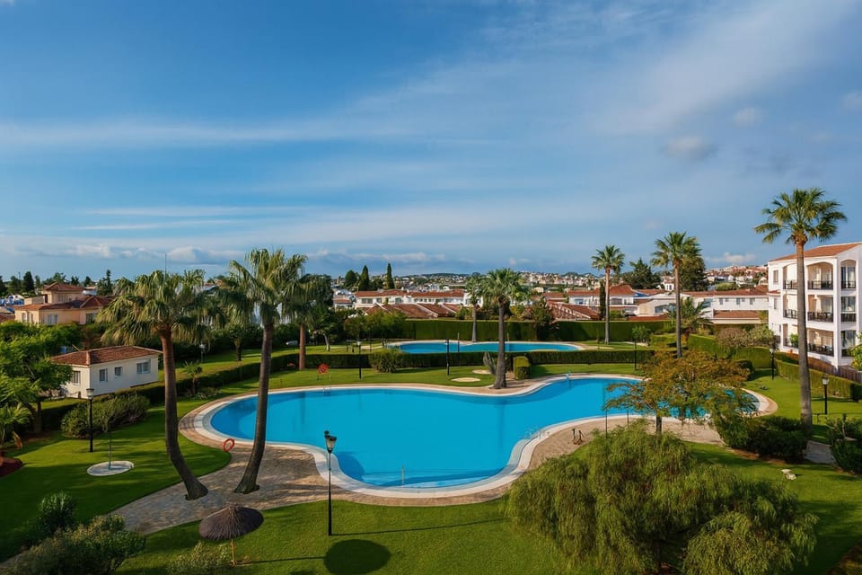 Property building, Garden, Swimming pool