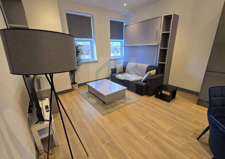 Bright Finchley Apartments - Perfect for Business & Leisure Apartment in London