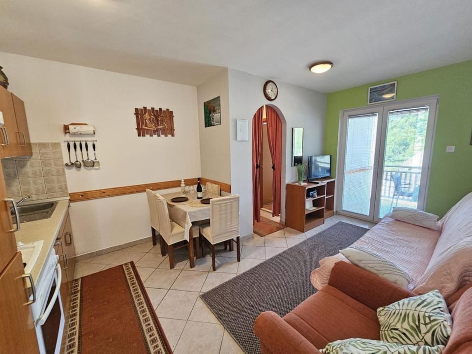 Living room, Dining area