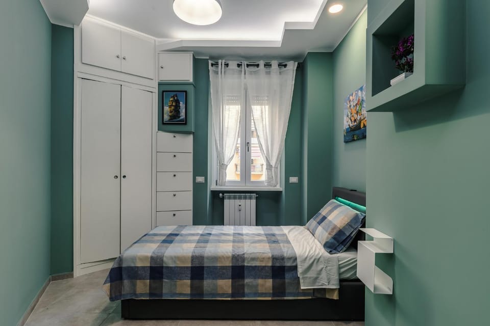 Photo of the whole room, wardrobe