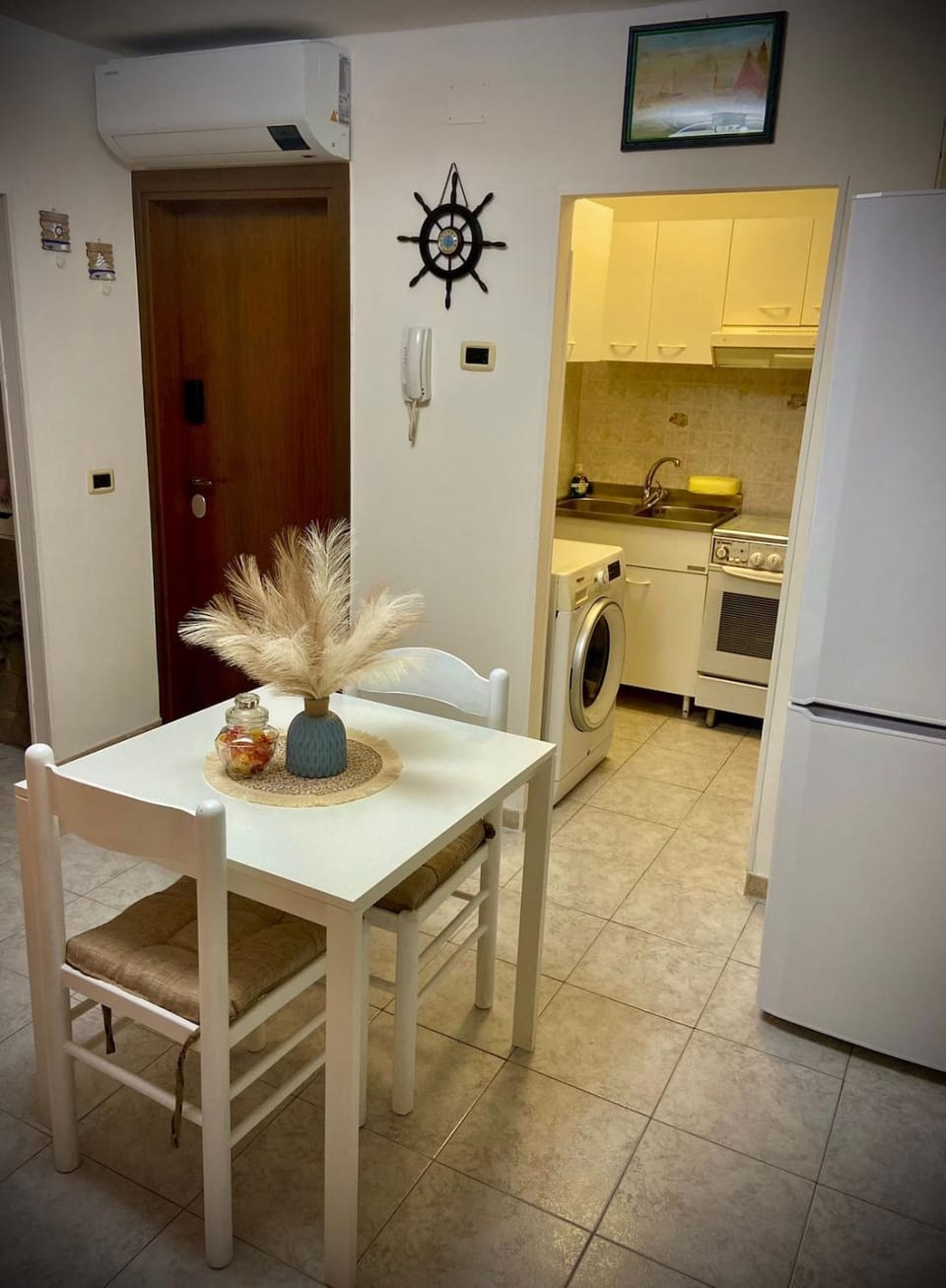 Kitchen or kitchenette, Dining area, pet friendly, stove