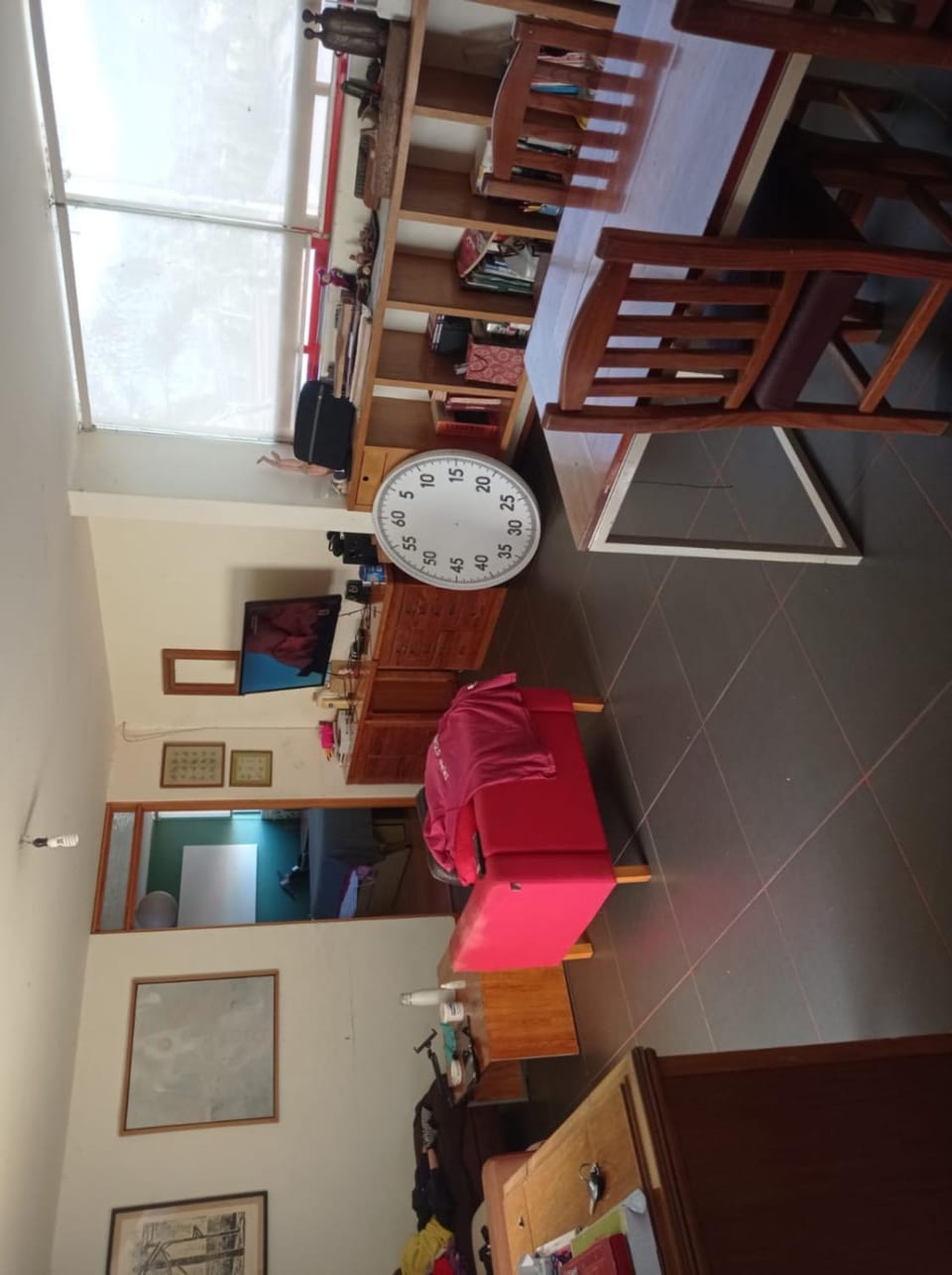 recamara completa, ropa de cama, closet, baño completo, áreas comunes, cocina completa y equipada, sala, comedor, terraza, cajón de estacionamiento, internet, y televisión por cable Apartment in Morelia