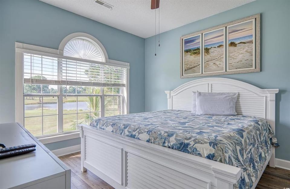 Spacious 2 BR Condo with Golf Course Views! Magnolia Place 202 House in Carolina Forest