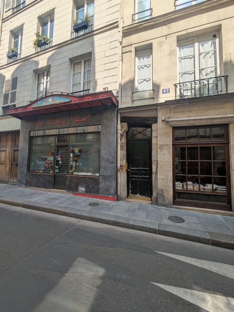 Superbe Studette au cœur de l'ile Saint Louis - 1 personne Apartment in Paris
