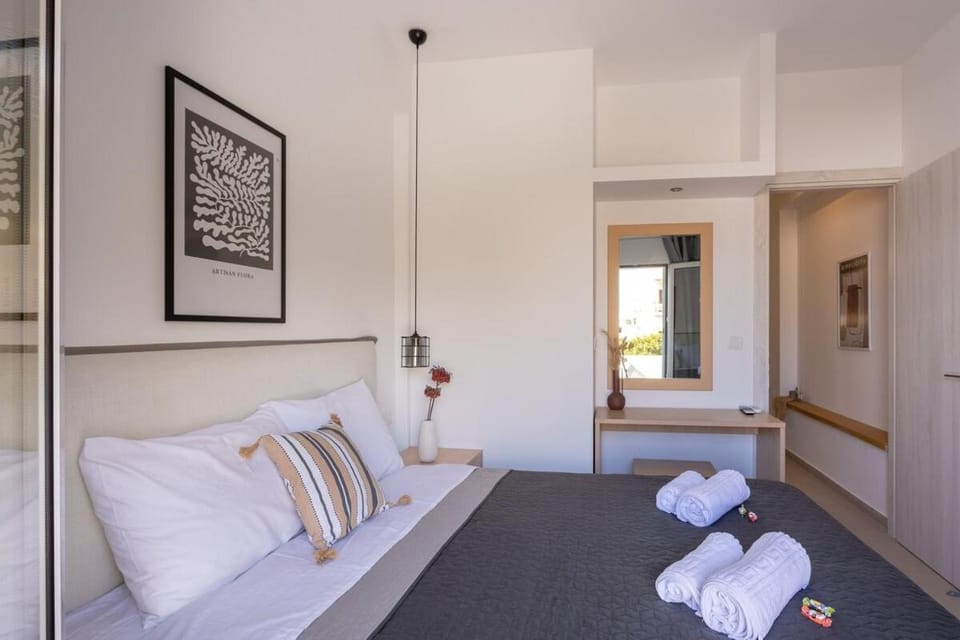 Avra 3 modern apt by the sea Apartment in Crete