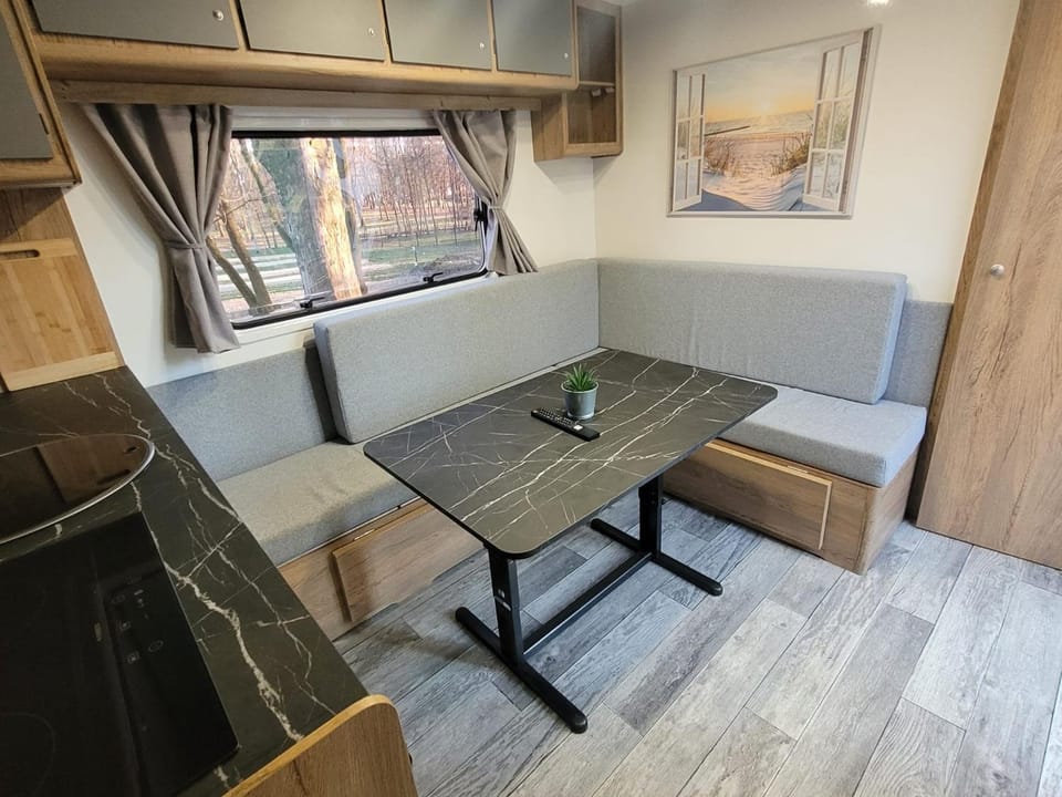 Kitchen or kitchenette, Living room, Seating area