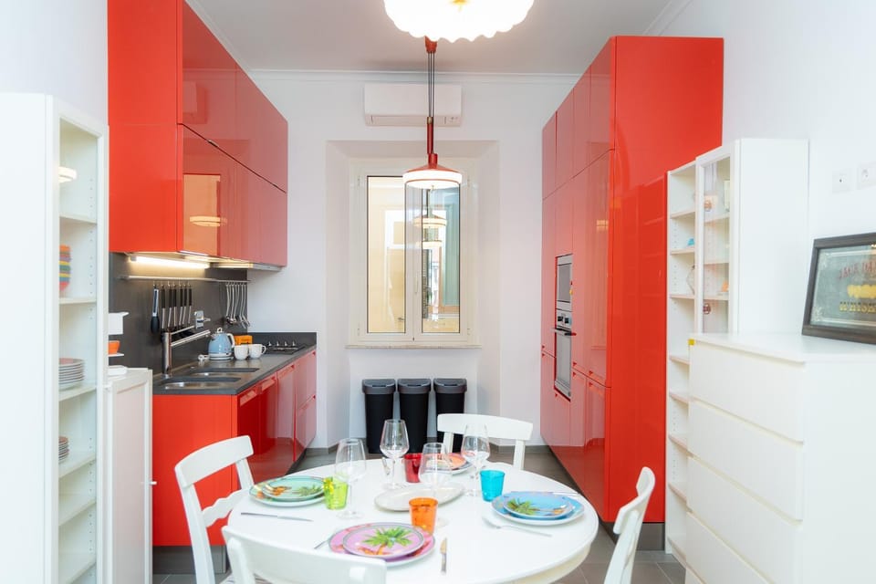 Kitchen or kitchenette, Dining area, oven, stove