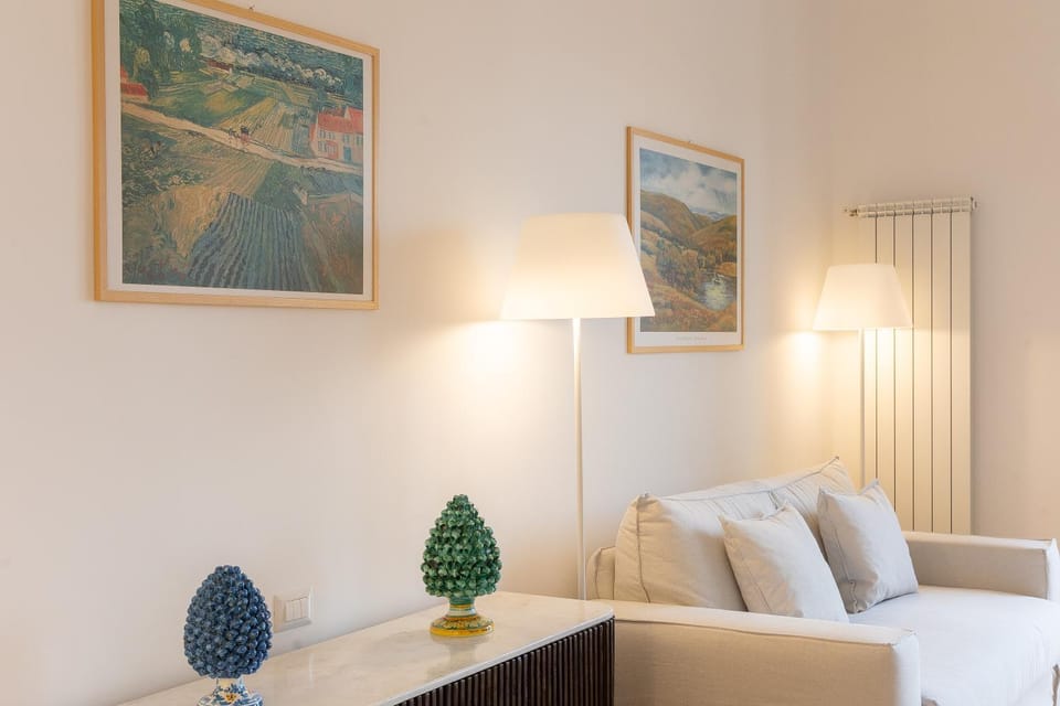 Living room, Photo of the whole room